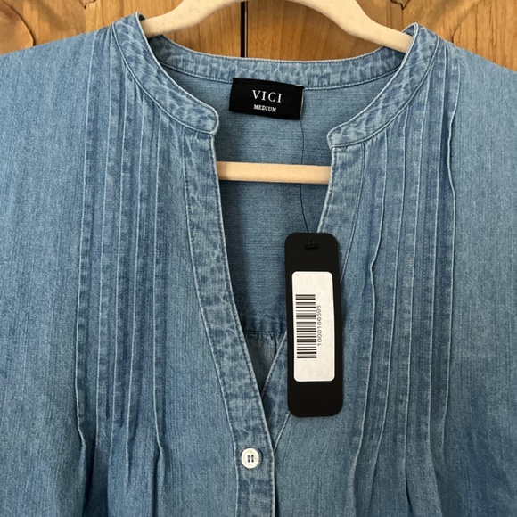 NWT Nordstrom VICI Collection Ajay Short Sleeve Denim Button-Up Shirt - Picture 3 of 3